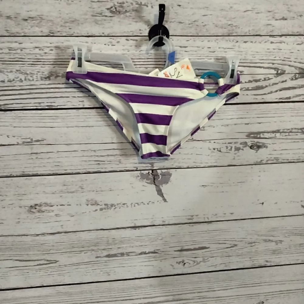 New Without tags "Bamboo island" woman's bakini bottoms
